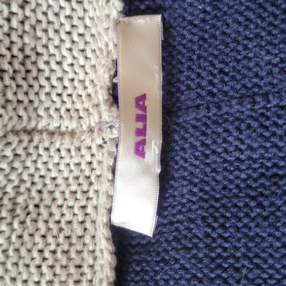 Alia Blue & Grey Knit Cardigan    L  (fits L - XL) - Picture 3 of 4